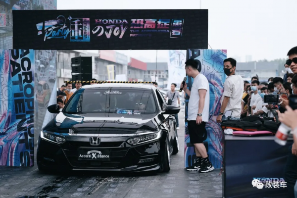 黑武士雅閣慘遭舉報還原，這輪轂是蒸籠架改的？