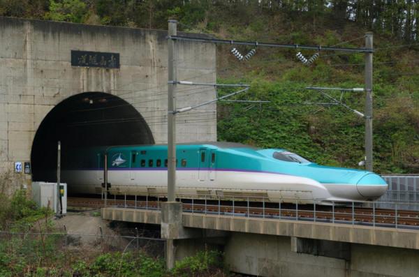 看一眼就想鑽進去！這十條隧道讓人五迷三道