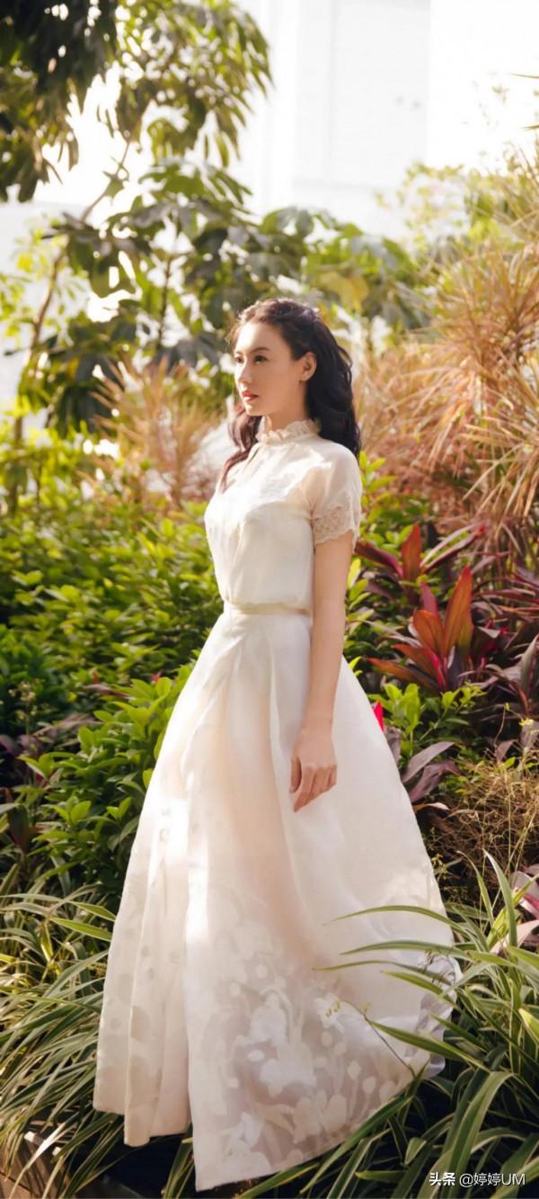 張柏芝桌布|冰清玉潔冷豔 張柏芝桌布|冰清玉潔冷豔