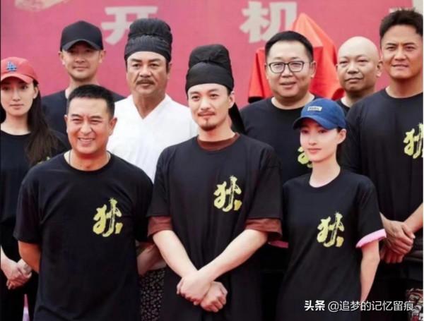 繼《小爸爸》後，文章消失多年再次導演電視劇，他能翻身嗎？