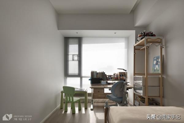 深圳夫妻136㎡的家，僅憑一個客廳就圈粉無數，不要電視牆太香了