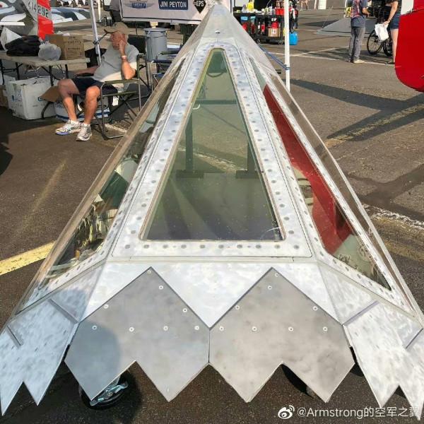 機翼用了咱傳統的卯榫工藝？細看F117，刮掉隱身塗料之後真相大白