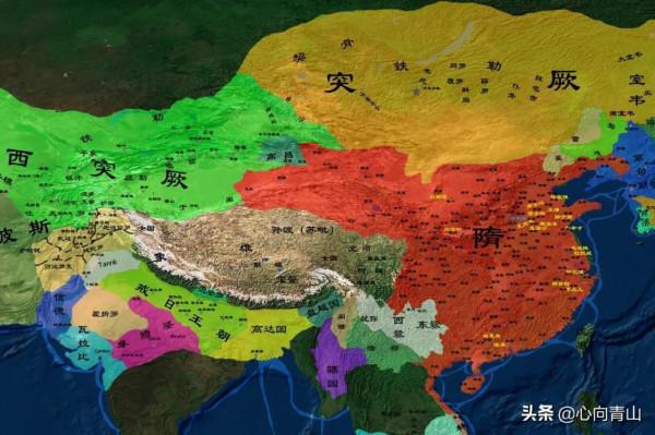 我國上下兩千年的帝制時代非常對稱，可以用八個字來概括