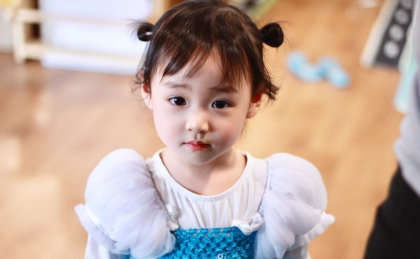 長相浪費基因？這些星二代，明明跟父母共用一張臉