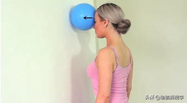 4個簡單的動作每天在家練,改善烏龜脖,理療頸椎病超級有效 4個簡單的動作每天在家練,改善烏龜脖,理療頸椎病超級有效