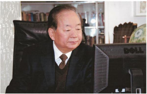 田紀雲妻子李英華:曾大著肚子工作一線,4個子女卻都是普通工人 田紀雲妻子李英華:曾大著肚子工作一線,4個子女卻都是普通工人