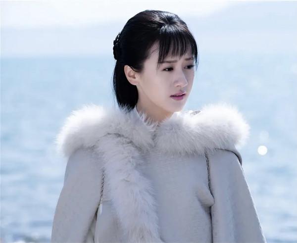 楊紫與歡瑞解約，5位“小花”齊爭“一姐”位置，誰更有勝算？