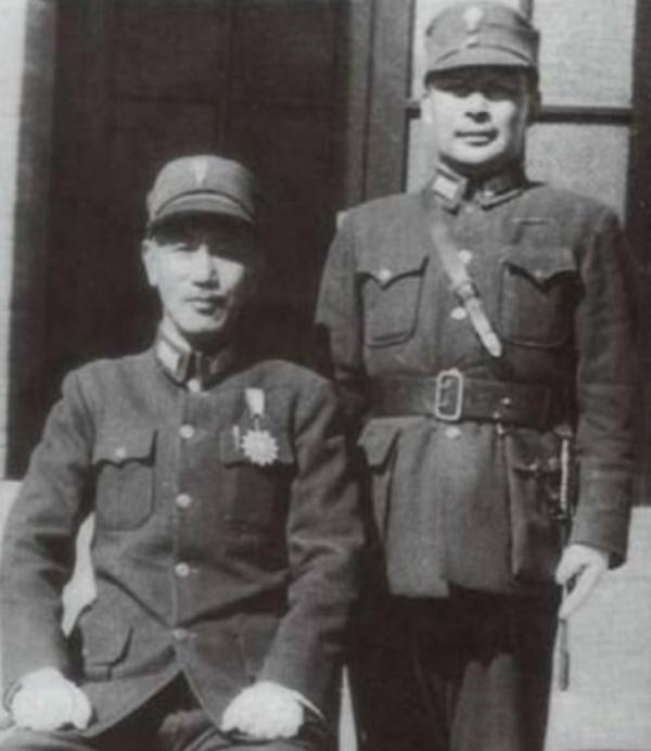 47年蔣介石唯一一次到延安，坐在毛澤東的窯洞連發三問：為什麼？