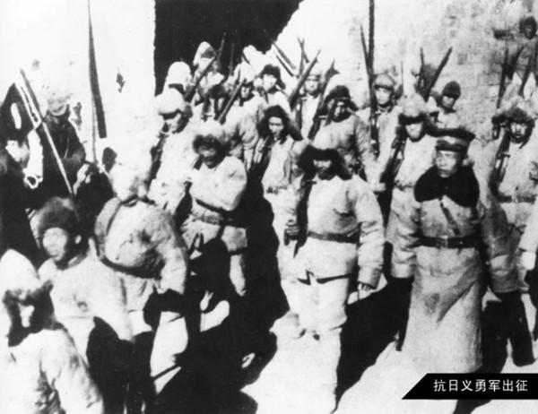 民兵、悍匪都投奔鄧鐵梅抗日，他憑什麼服眾？鄧司令五馬秀絕技