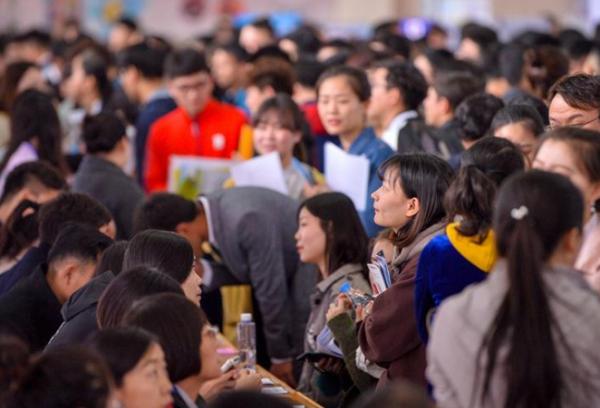 應屆生身份很“值錢”,別肆意揮霍,網友:將會錯過很多優秀崗位 應屆生身份很“值錢”,別肆意揮霍,網友:將會錯過很多優秀崗位