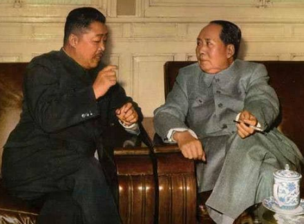 50年警衛員孫勇陪毛主席散步時，因何事主席笑著說：我給你當衛士