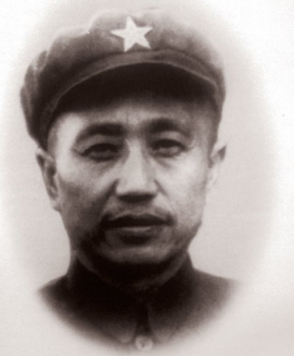 殺害譚甫仁中將的兇手飲彈斃命，為何82天后保衛部部長選擇自縊？