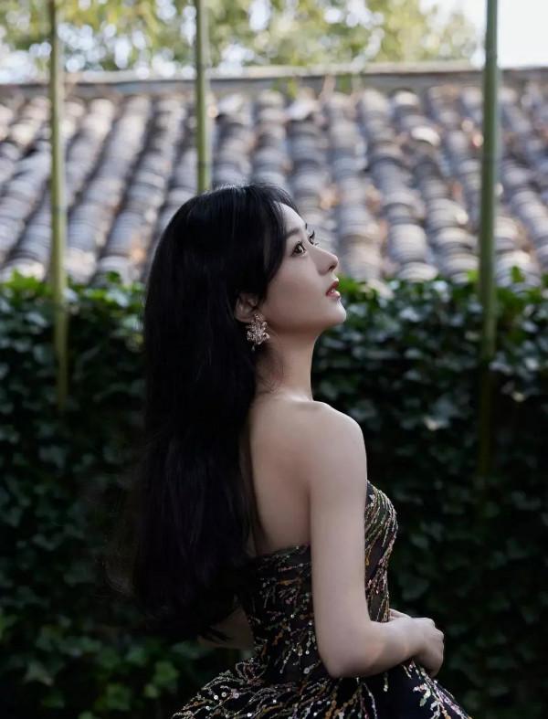 趙麗穎，每一天都既是明天，也是今天，也會變成昨天