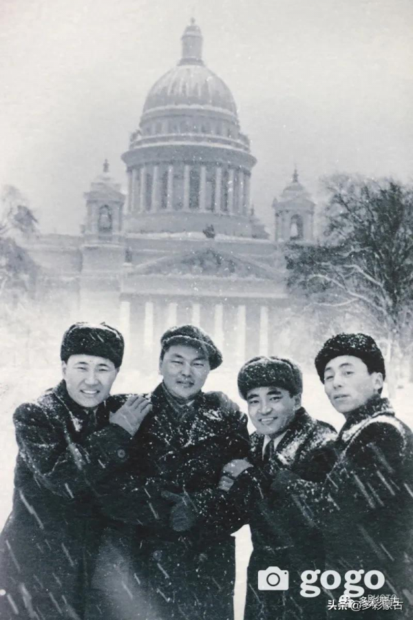 世紀曆史：蒙俄建交100週年圖片展