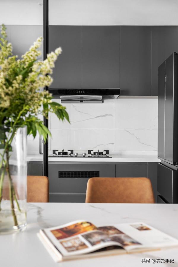 看了這對重慶夫婦125㎡的家不禁令人大呼過癮,果然越簡約越舒適 看了這對重慶夫婦125㎡的家不禁令人大呼過癮,果然越簡約越舒適