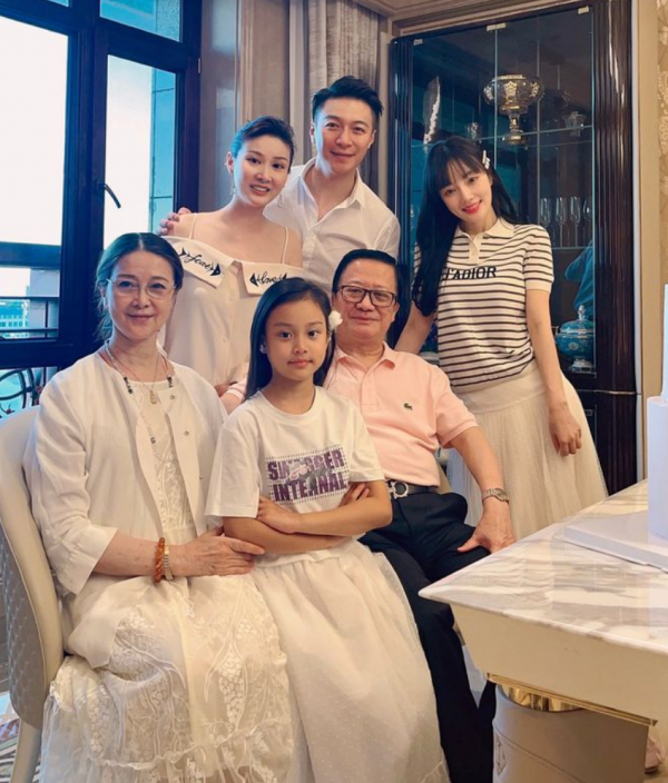 &OpenCurlyDoubleQuote;李小璐媽媽&rdquo;張偉欣：當年差點死在片場，女兒離婚成了她的痛