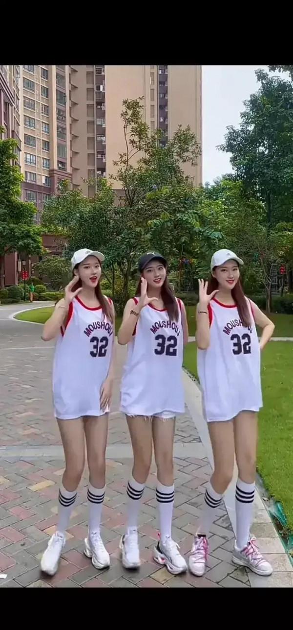 全網猜哪個是媽媽? 全網猜哪個是媽媽?