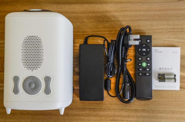 HOMAX享受家庭巨幕電影：泰捷WEBOX T1s智慧投影