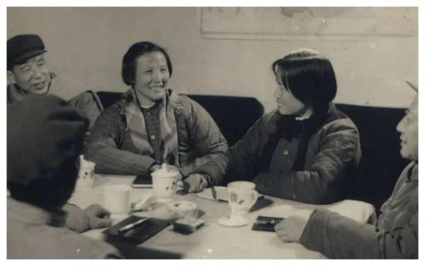 毛主席曾13次接待女英雄龍冬花，為其破例喝酒：你多喝點我少喝點