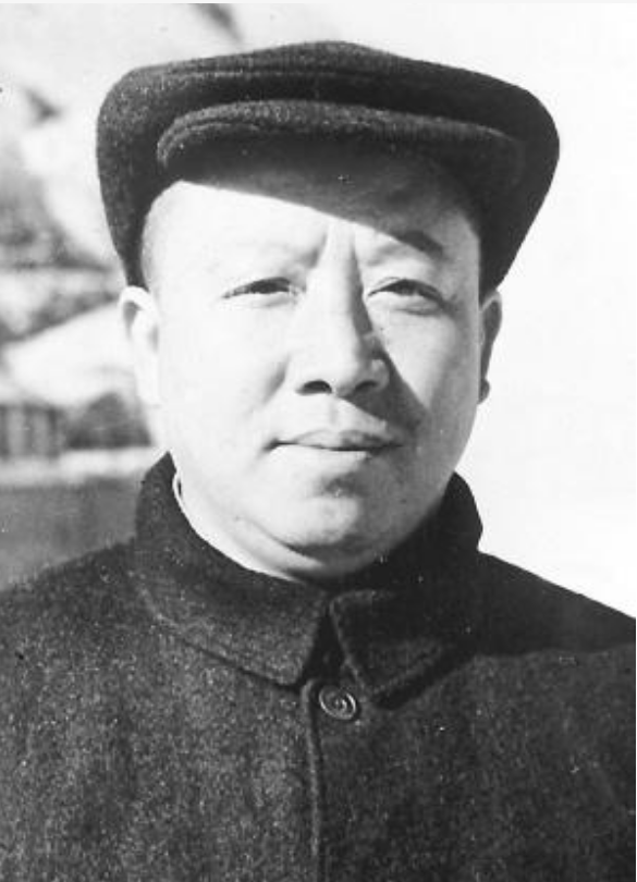 重慶談判時，蔣介石想讓毛主席當新疆省長，毛主席聽後有何反應？