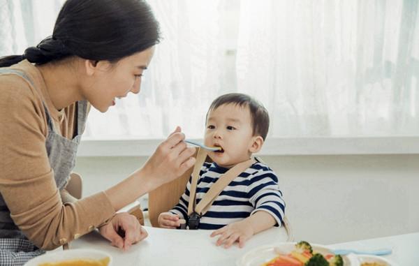 孩子挑食、不好好吃飯怎麼破?一本繪本教給我們解決方案 孩子挑食、不好好吃飯怎麼破?一本繪本教給我們解決方案