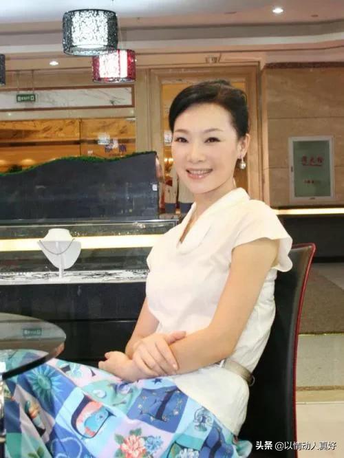 “軍中花仙子”呂薇,與父母不為人知的“戰爭”,未婚最期盼愛情 “軍中花仙子”呂薇,與父母不為人知的“戰爭”,未婚最期盼愛情