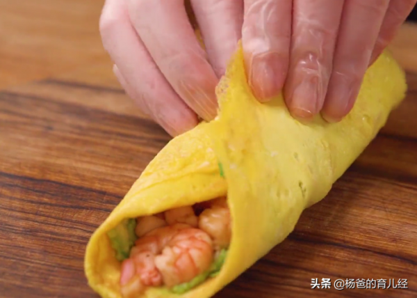 美味營養的牛油果鮮蝦卷,烹飪簡單,好吃又解饞,家中孩子特愛吃 美味營養的牛油果鮮蝦卷,烹飪簡單,好吃又解饞,家中孩子特愛吃