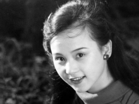 80年代當紅女星朱碧雲,巔峰時隱退遠走美國,如今過得怎麼樣了? 80年代當紅女星朱碧雲,巔峰時隱退遠走美國,如今過得怎麼樣了?