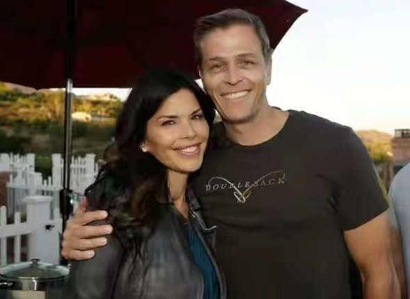 鉅富貝索斯女友太勵志 其貌不揚卻是“大款收割機”活成富婆標杆