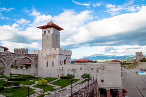 穩房價,慢慢地提升收入,才能真正地去掉房地產泡沫 穩房價,慢慢地提升收入,才能真正地去掉房地產泡沫