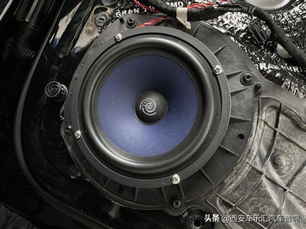 奧迪A6音響改裝德國海螺7系三分頻 整套系統無損安裝,人聲極佳 奧迪A6音響改裝德國海螺7系三分頻 整套系統無損安裝,人聲極佳