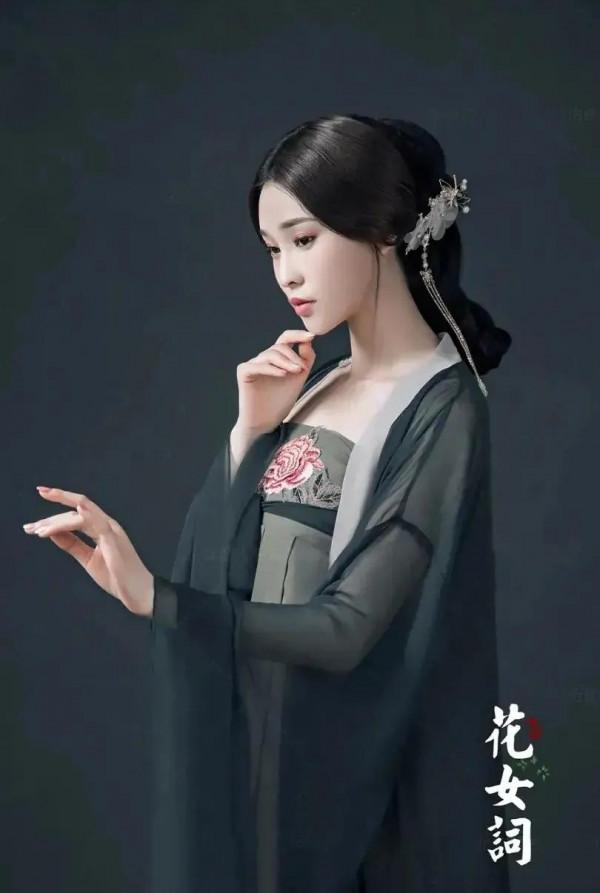 芳井居士·《詞作》九首：風霜雪雨總為鄰，羈鳥沒紅塵