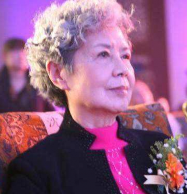 中國首位主持人沈力：享年87歲，撒貝南視她為偶像，曾救過趙忠祥