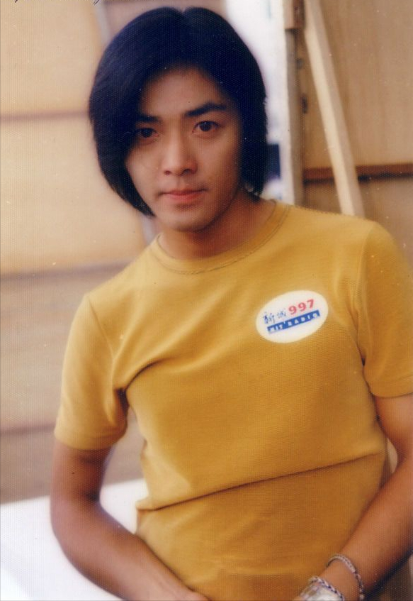 鄭伊健：曾經紅過劉德華，如今為何與“兄弟”陳小春反差那麼大