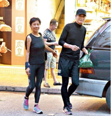 終於明白，陳薈蓮不漂亮，也沒有孩子，周潤發為何獨寵她38年了