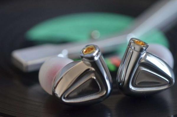 TINHIFI P1 Plus千元級平板耳塞，感受比動圈更寬鬆、耐聽的聲音