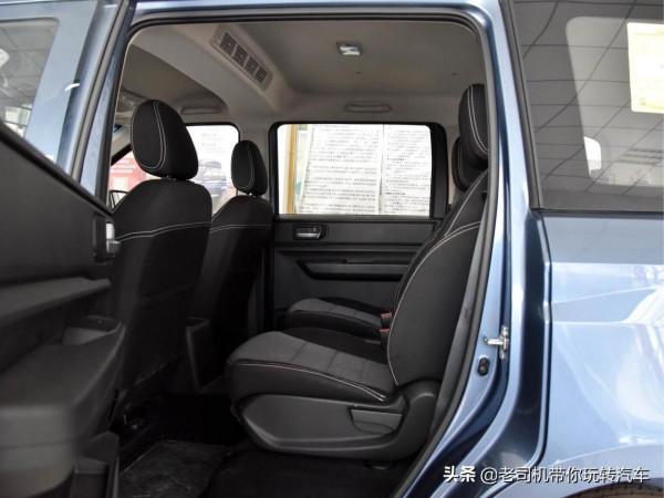 毛病少夠省心裝的多，低價格的7座賺錢MPV，實拍五菱宏光PLUS