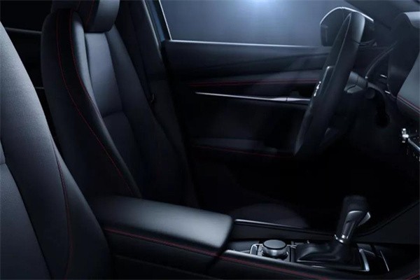 新款馬自達3 Homura特別版全球海外首發，前衛造型搭載混動發動機