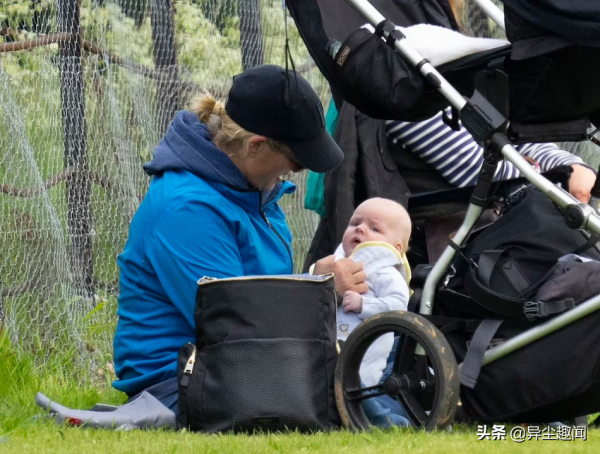 與曾祖母女王在一起!盤點一下英國女王伊麗莎白二世的12個曾孫 與曾祖母女王在一起!盤點一下英國女王伊麗莎白二世的12個曾孫