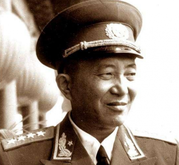 揭秘開國大典的40名女便衣:由女高中畢業生組成,潛伏天安門偵察 揭秘開國大典的40名女便衣:由女高中畢業生組成,潛伏天安門偵察