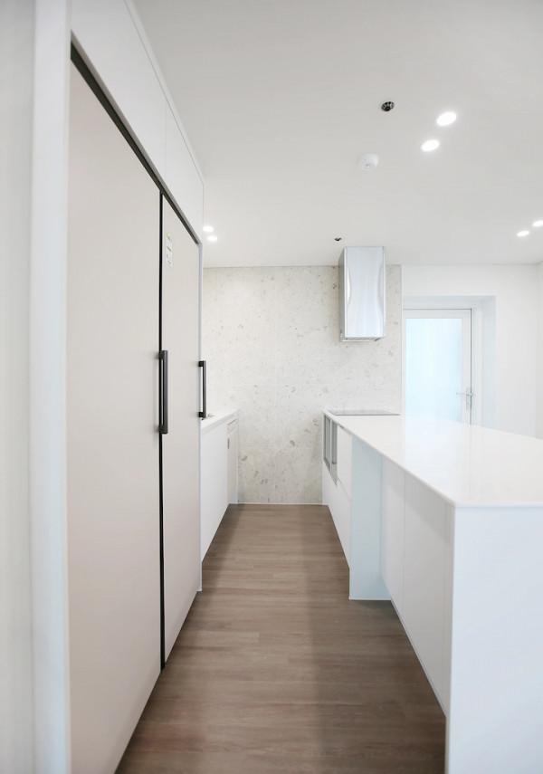 這對夫妻拒絕豪華裝修,使用大面積留白,效果清爽怡人,真高階 這對夫妻拒絕豪華裝修,使用大面積留白,效果清爽怡人,真高階