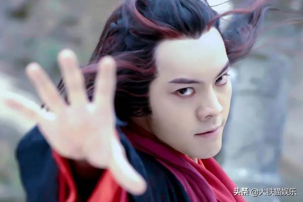 十位男演員同是化煙燻妝演“黑化”，誰霸氣誰辣眼，差距一目瞭然