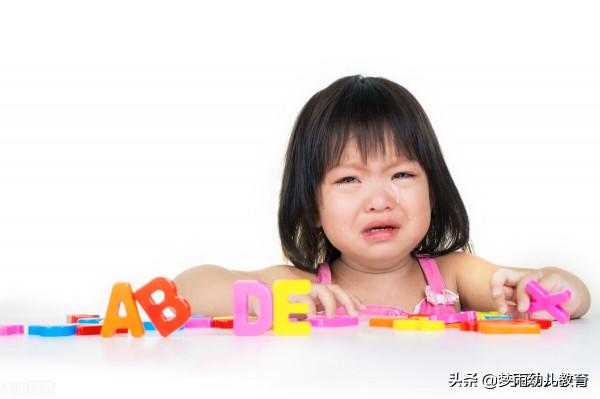 寶寶剛入園時很開心,一週後哭鬧不願意去幼兒園,給家長出妙招 寶寶剛入園時很開心,一週後哭鬧不願意去幼兒園,給家長出妙招