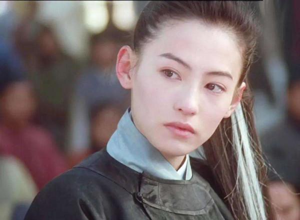 皮相美人不耐老，陳德容25歲就顏垮，陳紅上了年紀還沒陶虹美