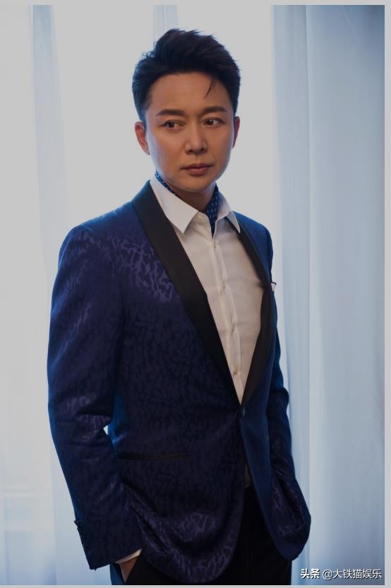 穿西裝好看的中年男星,只服這10位,大叔們帥起來真沒小鮮肉啥事 穿西裝好看的中年男星,只服這10位,大叔們帥起來真沒小鮮肉啥事