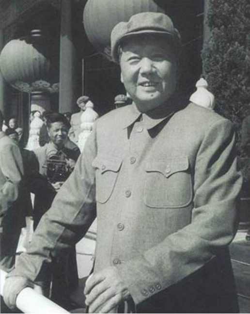 齊白石贈毛澤東一幅畫，酒後又欲&OpenCurlyDoubleQuote;搶回&rdquo;，主席的回應盡顯智慧