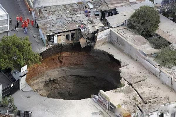 瓜地馬拉的天坑，稍不留意家就沒了