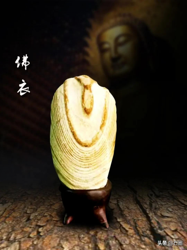 雙年展拍賣總成交34.8萬元!《九蓮》以21萬成交 雙年展拍賣總成交34.8萬元!《九蓮》以21萬成交