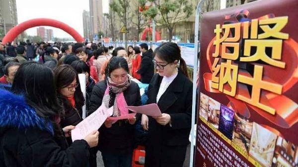 家裡沒背景父母沒資源，謹慎報考以下專業，不然找工作要吃苦頭了