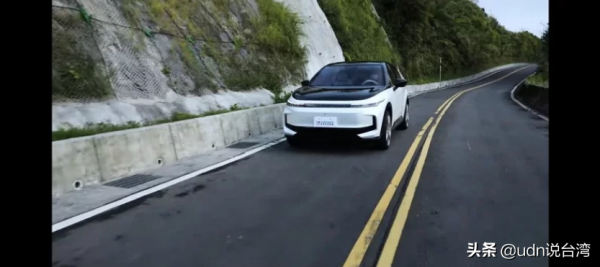 科技日暖身！鴻海秀出三款電動車